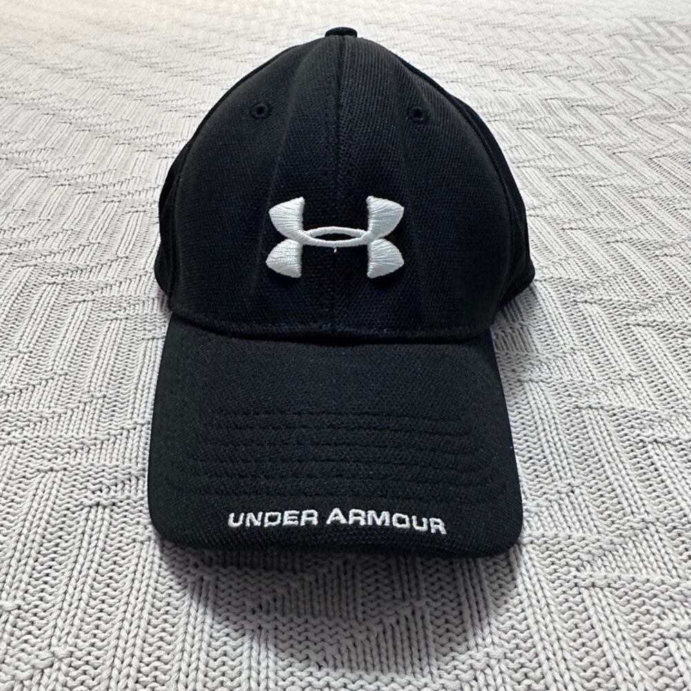 Under Armour black baseball hoat size L